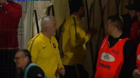 Ce a făcut Budescu imediat după ce Dică l-a anunțat că vede de pe bancă repriza a doua a meciului cu Astra: "Am trimis 'secundul' după el!"