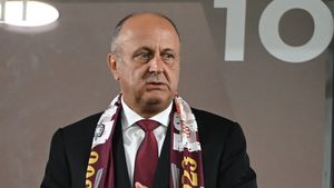 Cum a fost primit Dan Şucu de suporterii lui Genoa. Răzvan Raț, dezvăluiri din interior: "Aşa îl văd"