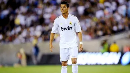 Ronaldo, plictisit de chinezi:** 