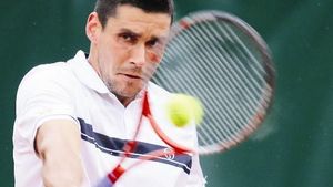 Victor Hănescu s-a calificat în sferturi la Sankt Petersburg