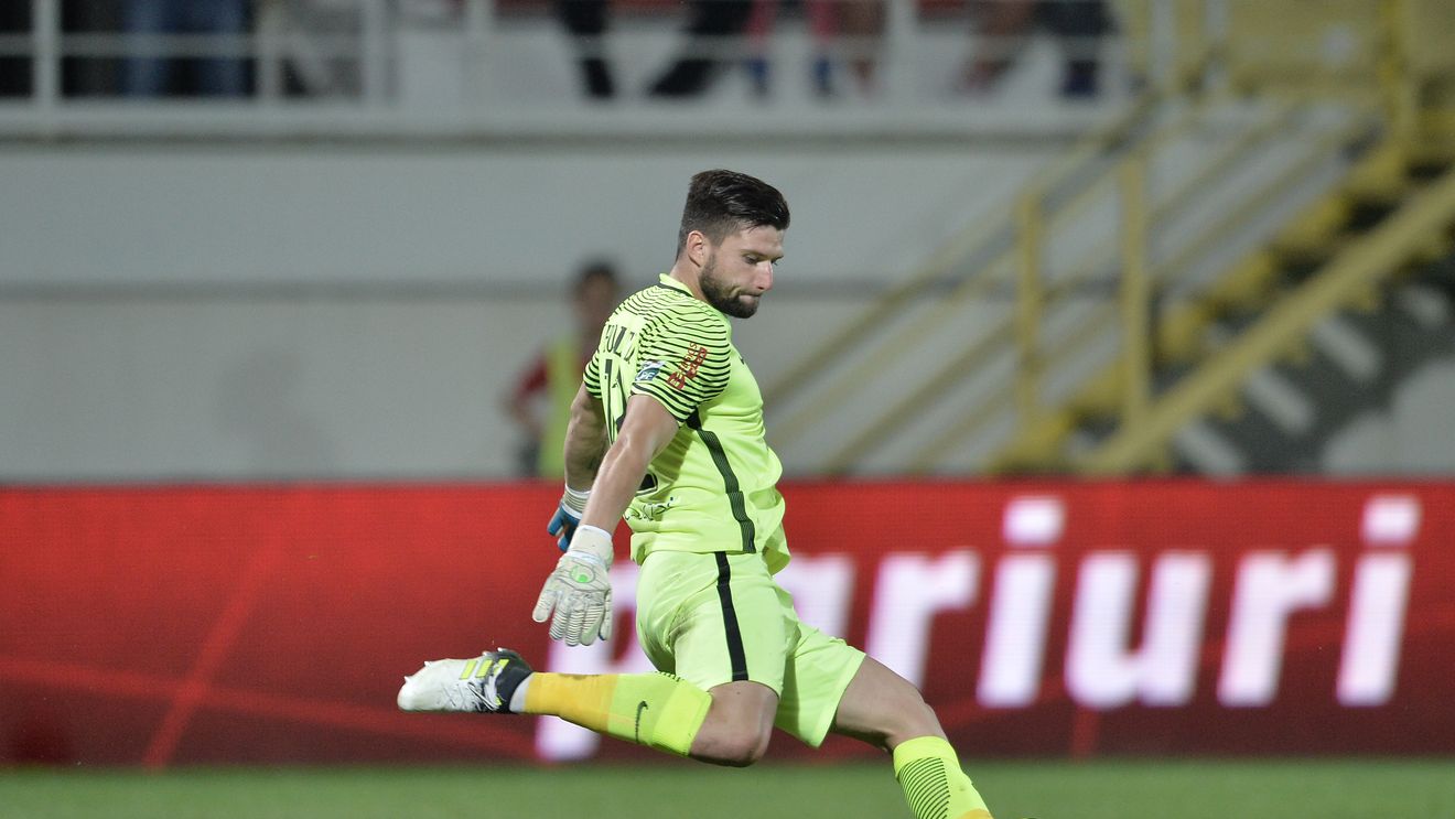 "Aruncat" de Dinamo, Rîmniceanu a așteptat momentul perfect pentru a răspunde: "Nu eram însurat cu ei, se pare că nu am avut valoare". Portarul Viitorului o ironizează pe FCSB: "Se pregătesc de Turneul Campionilor, dar..."