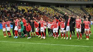 Prima ofertă pentru fotbalistul pus pe liber de Dinamo! Poate rămâne în Superliga României