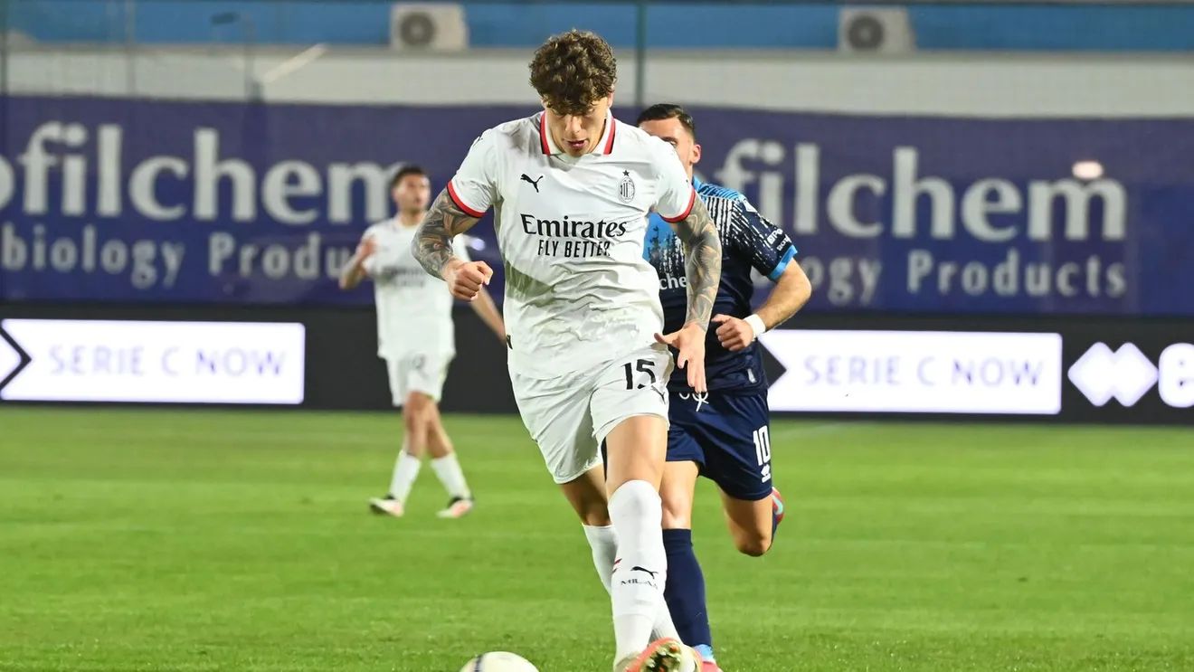 Dinamo s-a dezlănțuit pe piața transferurilor! A bătut palma cu AC Milan pentru fotbalistul care a refuzat naționala României