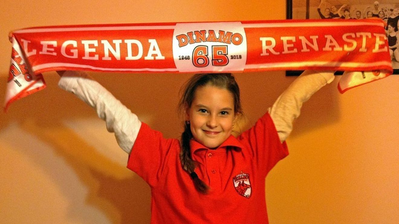 "New Dinamo", un concept ce prinde mai bine în tribune decât pe teren! O fană de 10 ani a primit cel mai frumos cadou: "Mulțumesc părinților că m-au născut dinamovistă"