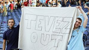 "Cetățenii", lăsați cu ochii în soare de Tevez!** Argentinianul a înștiințat clubul de ce nu se poate întoarce în Anglia