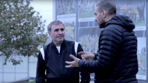 Vizită surpriză la Academia Hagi! VIDEO | Englezii au venit să vadă baza "Regelui" Hagi și au rămas impresionați: "E fantastic!"