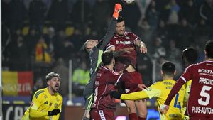 Seara și înfrângerea! Unirii Slobozia nu-i priește nocturna, Rapid ține urma liderului cu reușitele lui Daniel Paraschiv și Alex Dobre