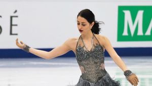 Julia Sauter a strălucit pe gheață, la Minsk. "Până acum, este cea mai bună performanță la feminin, la patinaj artistic, la un Campionat European. Suntem mulțumiți, mai ales că de 5 ani reprezentăm România, pe banii noștri!" Când are loc programul liber