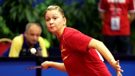 Echipa de tenis de masă a României se luptă pentru bronz