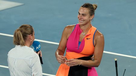 Sabalenka i-a cerut iubitului ei să părăsească arena înainte să răspundă la o întrebare despre Alcaraz: ”Ce i-aș da?”