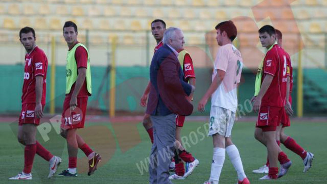 Scene INCREDIBILE după ce Vaslui a fost învinsă de rezervele Botoșaniului! FOTO** Porumboiu s-a repezit să bată un jucător: "Poate îi plac băieții!" Filmul evenimentelor: