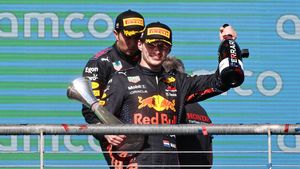 Max Verstappen recunoaște conflictele cu Lewis Hamilton: „Nu cred că vom lua masa împreună vreodată!”
