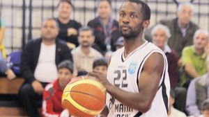 Hardy Chauncey, condus pe ultimul drum de 2.000 de oameni!** "Erai Michael Jordan pentru noi"