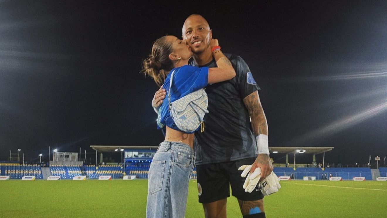 O tânără vrea să-și opereze sânii, așa cum a făcut Simona Halep în tinerețe, dar iubitul fotbalist nu o lasă