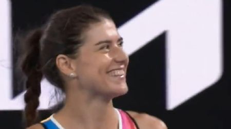 Un zâmbet cât o mie de cuvinte! Sorana Cîrstea, reacție de milioane după calificarea în optimi la Australian Open: „Alte lucruri nu contează!" VIDEO