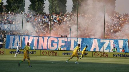 Craiova, amical cu Swindon Town