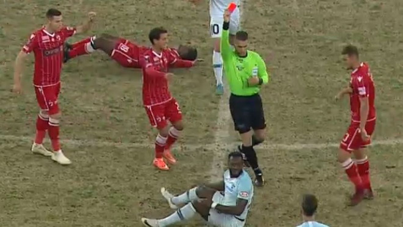 Derby de coșmar pentru Gnohere: penalty ratat și eliminare stupidă. FOTO | Gestul golănesc pentru care Istvan Kovacs nu l-a iertat