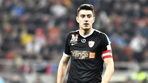 Dinamo forțează un transfer spectaculos pentru Superliga! Fotbalist din naționala României e dorit de acționarii „câinilor”: l-au sunat pe Ionuț Nedelcearu să revină în „Ștefan cel Mare”. EXCLUSIV