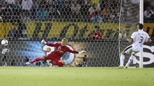 Știați că... Fotbaliștii "pitici" șutează mai puternic? ** Sau că un jucător se află în posesia mingii doar 2% din timpul efectiv de joc? Cele mai TARI cifre