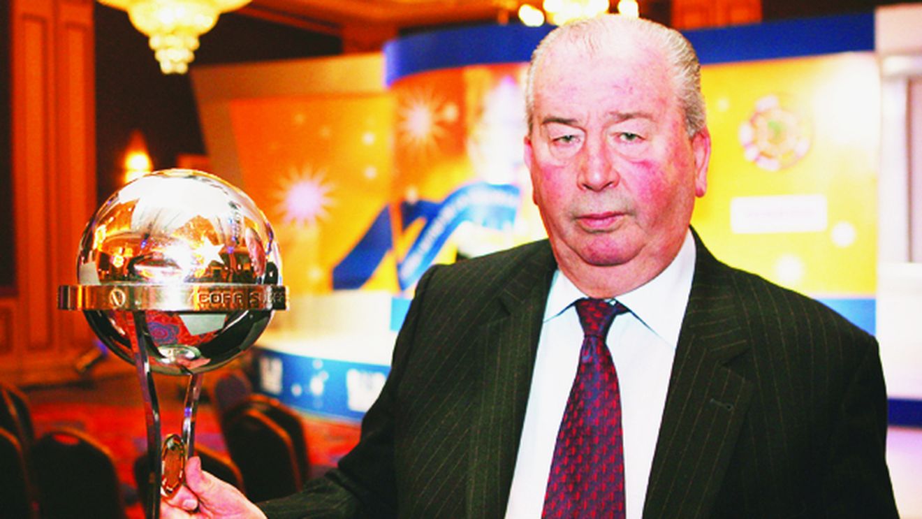 El e modelul lui Mircea Sandu!** După 32 de ani de "domnie", Grondona a fost reales în fruntea fotbalului argentinian