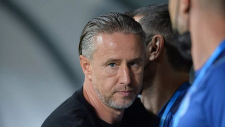 Lovitura pe care o încearcă Răzvan Burleanu! FRF ia în calcul numirea lui Laurențiu Reghecampf în funcția de selecționer al României! Clauza cu Universitatea Craiova, principalul obstacol | EXCLUSIV