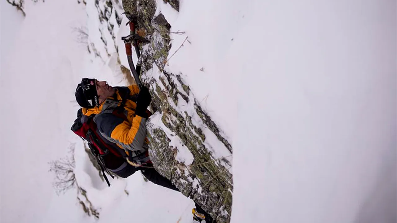 SPECIAL | Timișorenii au stat pe jos pentru a-l vedea pe alpinistul care a urcat pe 