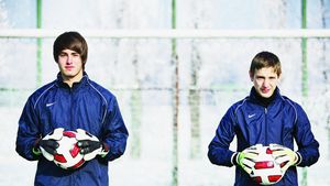 Super reportaj ProSport:** Steaua propune doi portari pentru marea performanță! Ei sunt "Gulliverii" de la Academie