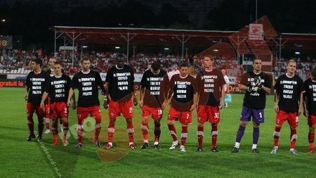 Emoționant! "Câinii" l-au omagiat pe "Păsărilă din Banat", un suporter de doar 13 ani omorât într-un accident rutier