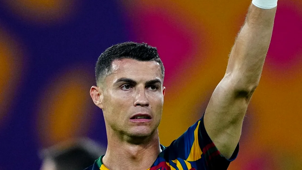 Cristiano Ronaldo, sensibilizat până la lacrimi în momentul intonării imnului Portugaliei! Superstarul rămas liber de contract nu și-a putut stăpâni emoțiile înaintea debutului la ultimul său Campionat Mondial