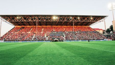 Fanii și Becali "plătesc" pentru gazonul praf de pe Național Arena!** GAURA dată de UEFA în bugetul Stelei!