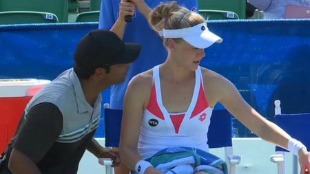 VIDEO | Jucătoare de tenis, tratată grobian la turneul de la Stanford. I-a cerut sfatul iubitului, iar el i-a replicat: "Taci dracului din gură"