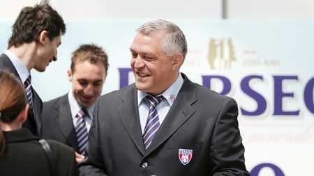 Băieții, trași pe Stânga