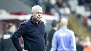 Fanii turci îi cer demisia lui Marius Șumudică! Devine liber pentru a semna cu Universitatea Craiova