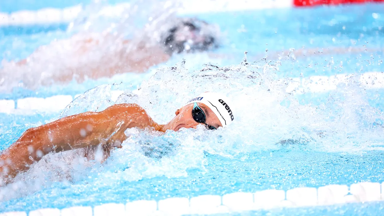 David Popovici a luat medalia de aur la Campionatele Europene U23! Și-a nimicit adversarii cu timpul din finala la 200 m liber