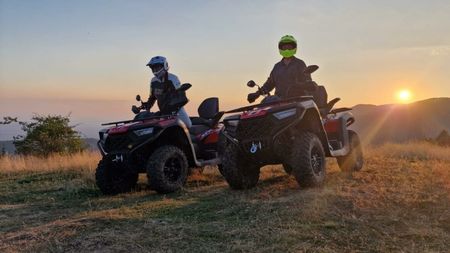 ADVERTORIAL. Top 5 activități pe care le poți face pe Transalpina: de la priveliști spectaculoase la tururi ghidate cu ATV-ul