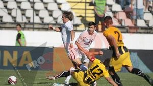 S-a găsit veriga slabă din echipa lui Lucescu jr:** e unul dintre favoriții lui Răzvan! "E penibil"