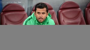 "Nu ai cum să-l Â«faciÂ» pe Gigi, nu ai nicio șansă!" Avertismentul pentru noul antrenor al FCSB, plus de ce "nu-l mai suporta" Becali pe Dică în ultimul sezon petrecut la Steaua