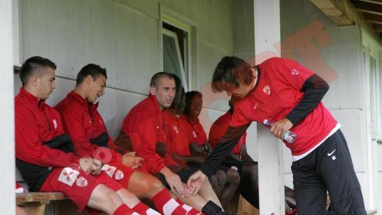 Coșmarul lui Strătilă, aproape de final.** La 10 zile de la accidentare, mijlocașul a plecat la Istanbul, să se opereze! Cum s-au jucat dinamoviștii cu sănătatea lui