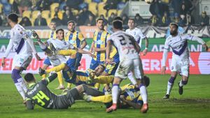 Ce a fluierat Radu Petrescu şi ce i s-a spus în cască apoi! Un fotbalist a rupt tăcerea: „Eu aşa am înțeles de la el!”