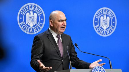 Reacție vehementă despre implicarea premierului din umbra: „Bolojan nu poate fi băgat în asemenea ciorbă de idioți”