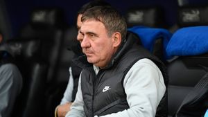 „Jucătorii plângeau în fața mea că nu aveau ce să mănânce, că i-au dat afară din chirie”. Situația dramatică din cauza căreia un club legendar din România, la care a jucat și Gică Hagi, a făcut implozie