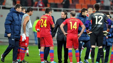 Soluția de avarie pentru meciul cu Ajax, făcută praf de un sfătuitor al lui Becali:** "Înseamnă că Reghe nu se pricepe la fotbal!" Cine insistă ca Steaua să cumpere urgent fundaș dreapta: