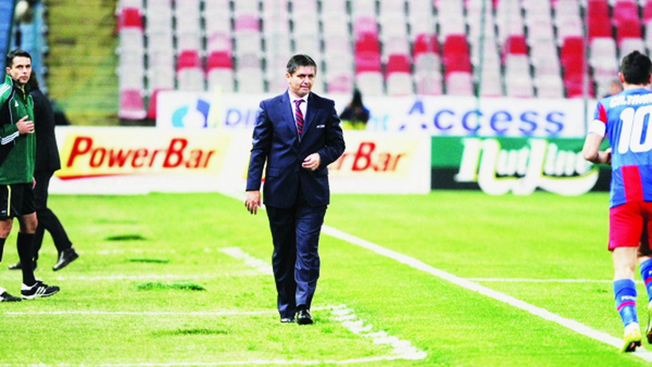 Lăcătuș se întoarce acasă!** 'Fiara' negociază de patru zile cu echipa care i-a provocat demisia de la Steaua