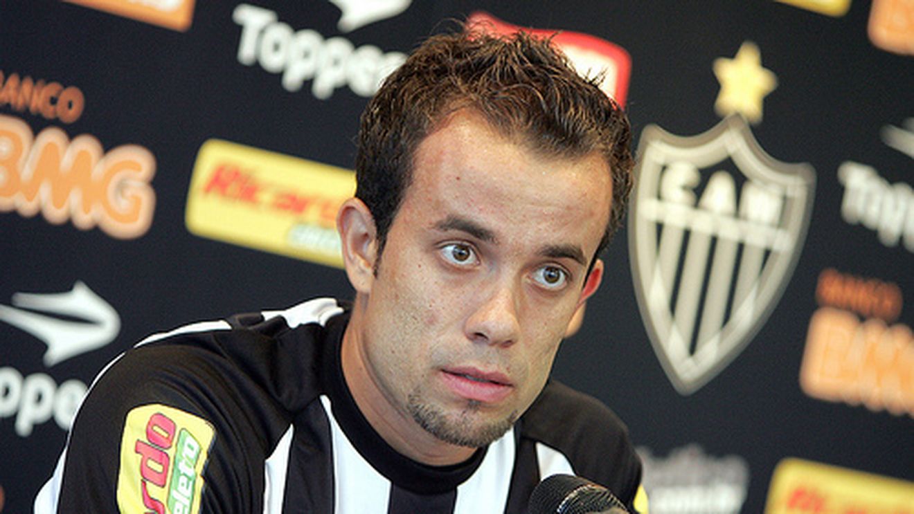 Mutarea care scapă Steaua de improvizații!** Reghe speră că a dat lovitura: "E foarte greu să aduci jucători din Brazilia" Cum este prezentat Rafael Cruz