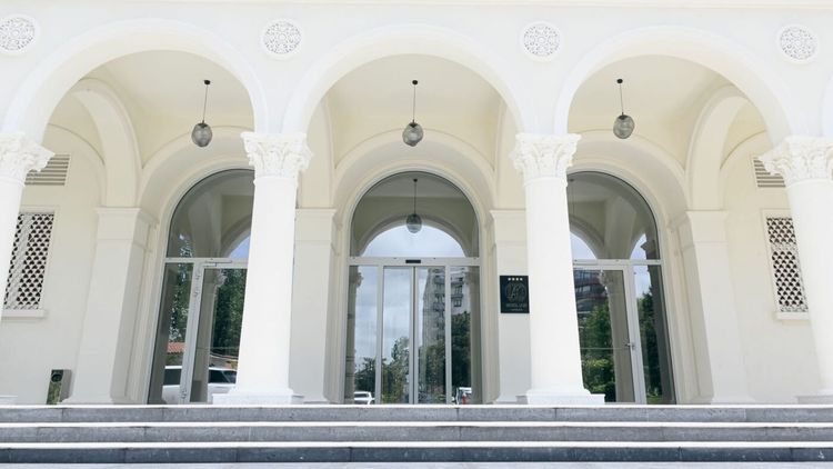 EXTRA Câți bani plătește un român pentru două nopți de cazare la hotelul lui Gică Hagi din Mamaia în weekend, în plin sezon. Prețul nu e pentru oricine