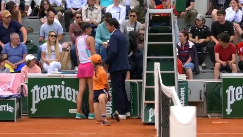 Irina Begu, la un pas de descalificare la Roland Garros! Incident incredibil: românca a lovit cu racheta un spectator | VIDEO