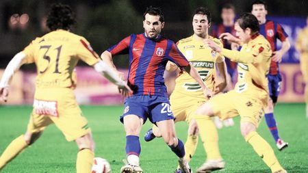 Lăcătuș s-a conformat: Dică, vârf de atac!** Fostul decar a fost cel mai căutat stelist de pe teren