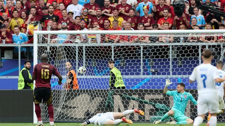 Lineker a văzut faza din grupa României și golul anulat cu VAR, iar reacția este una categorică: „O decizie de rahat!”