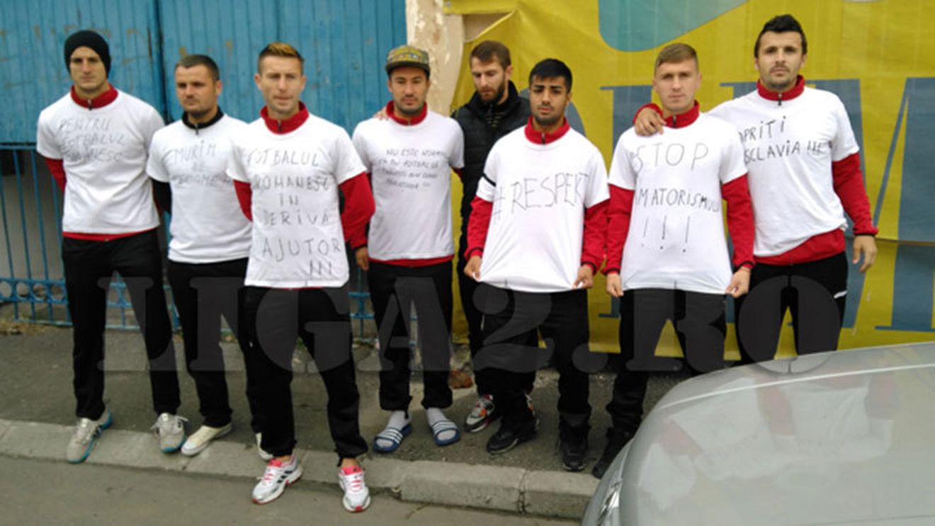 Situație incredibilă în Liga a doua: un meci s-a terminat după doar 3 minute! MOTIVUL care l-a obligat pe arbitru să ia decizia!