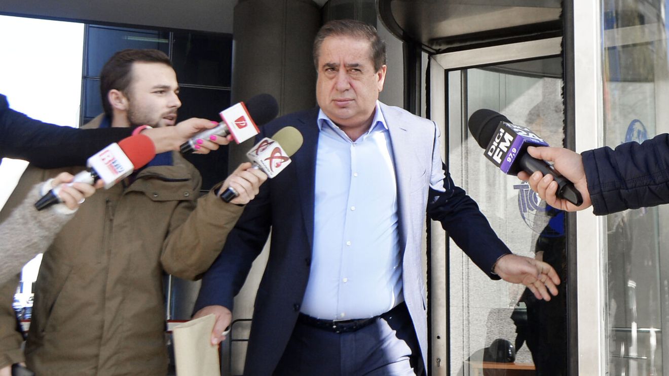 I-a propus lui Ioan Niculae să-l scape de un dosar greu, dacă îi dă 800.000 de euro. Acum, a venit decizia instanței în procesul împotriva falsului procuror, care a vrut să-l escrocheze pe fostul patron din fotbalul românesc